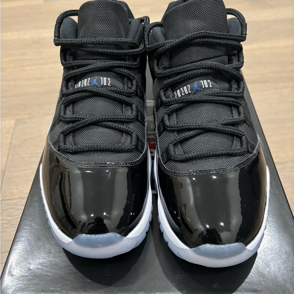 Jordan 11 Low space jam